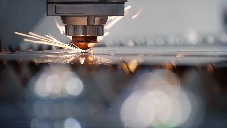 Đầu cắt laser bắt buộc cần có chức năng "Auto focus"