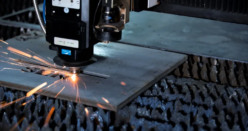 Những lý do nên chọn máy cắt laser của DMTec cho xưởng cơ khí.