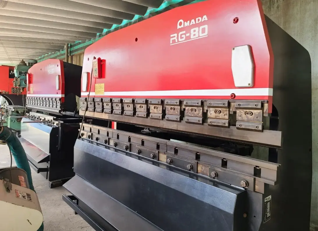 Máy chấn tôn cũ giá rẻ - máy thủy lực