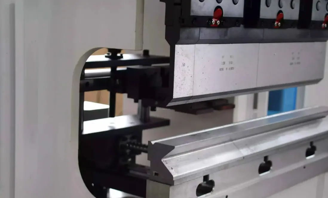 Gái máy chấn tôn mini