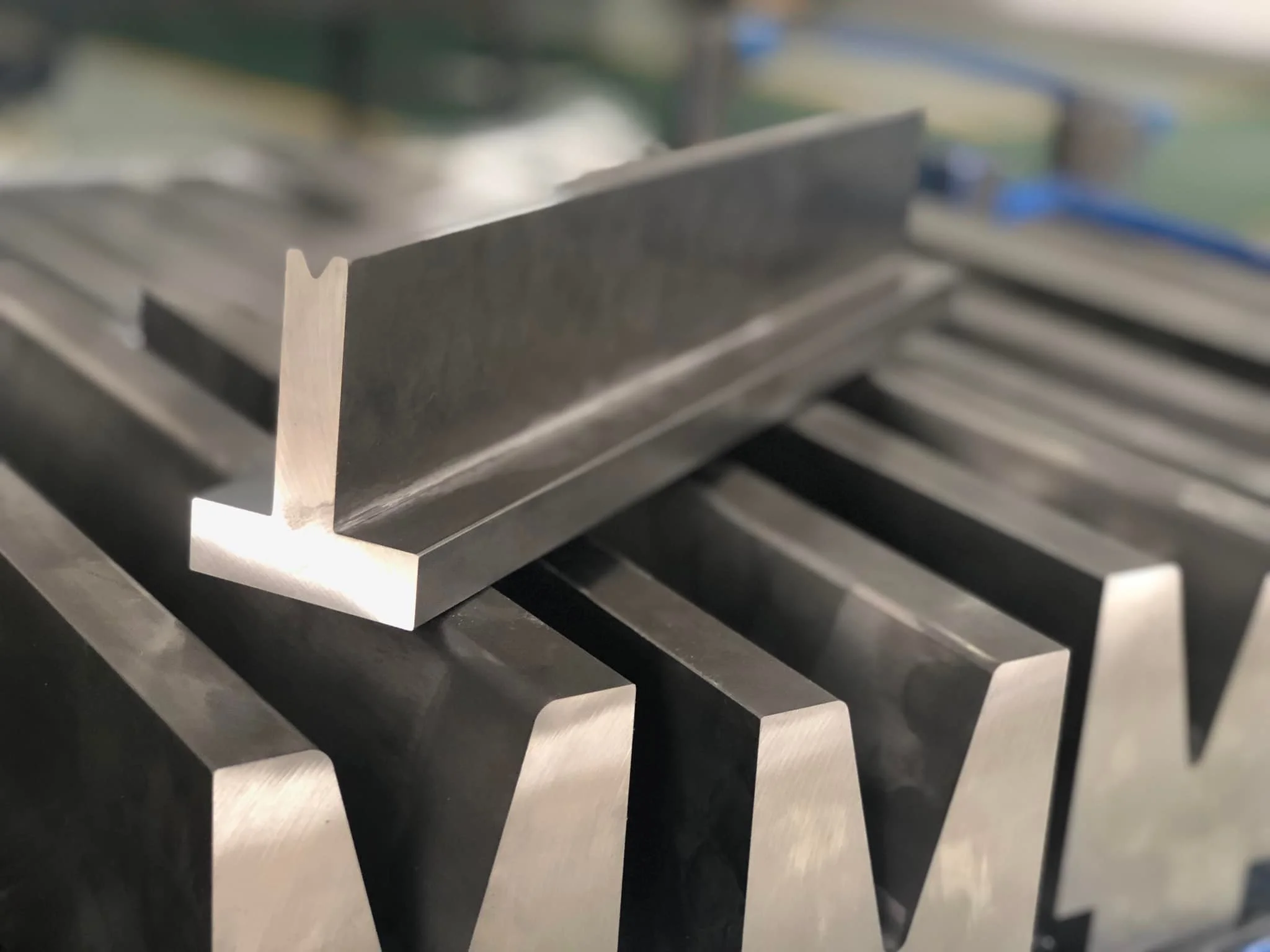 Dao cối máy chấn có nhiều ứng dụng trong nhiều ngành nghề