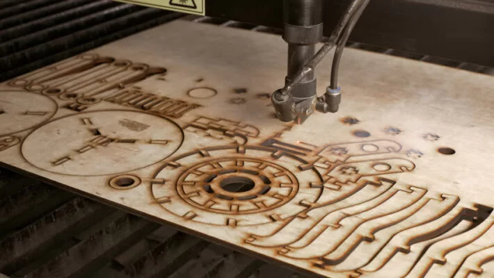 Khám Phá Ứng Dụng Của Máy Khắc Laser Trong Sản Xuất Hiện Đại