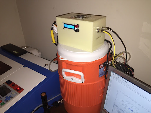 Nước cất dùng cho máy cắt laser được yêu cầu vô cùng khắt khe về chất lượng