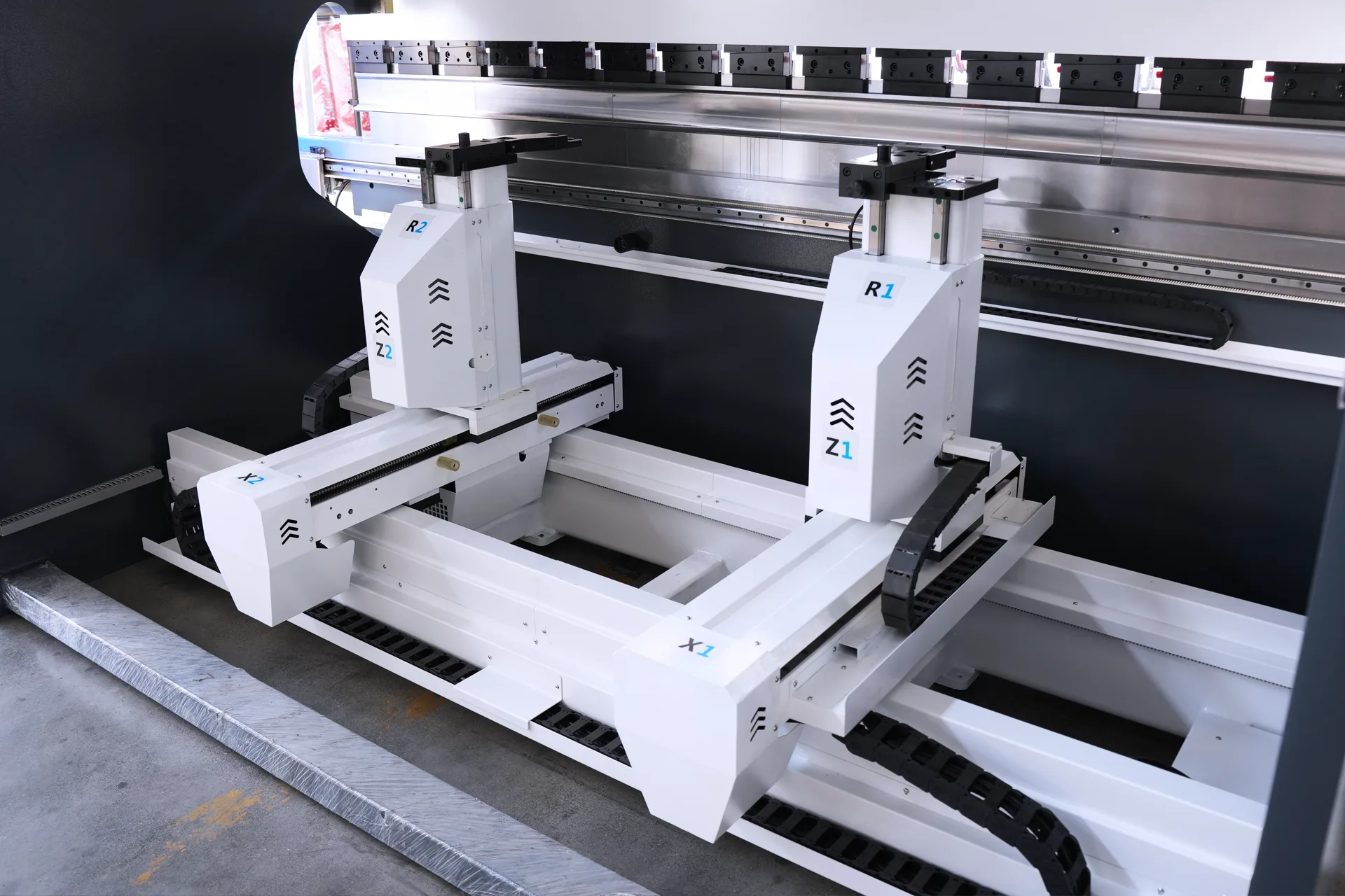 Số lượng trục ảnh hưởng tới giá bán của máy chấn Số lượng trục ảnh hưởng tới giá bán của máy chấn