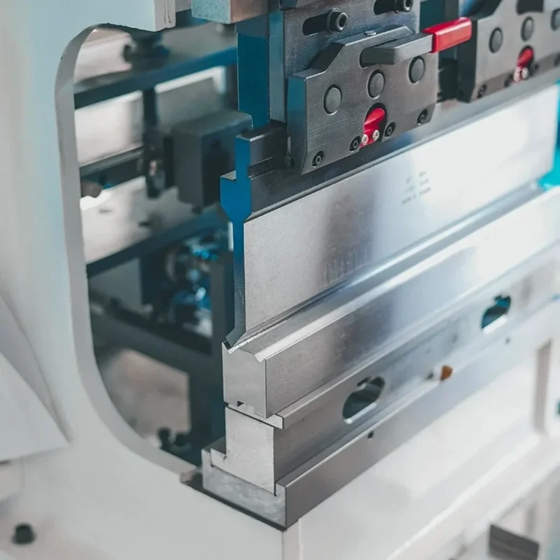 Lựa chọn máy chấn mini hiệu quả: Yếu tố kỹ thuật, công suất và ứng dụng Lựa chọn máy chấn mini hiệu quả: Yếu tố kỹ thuật, công suất và ứng dụng