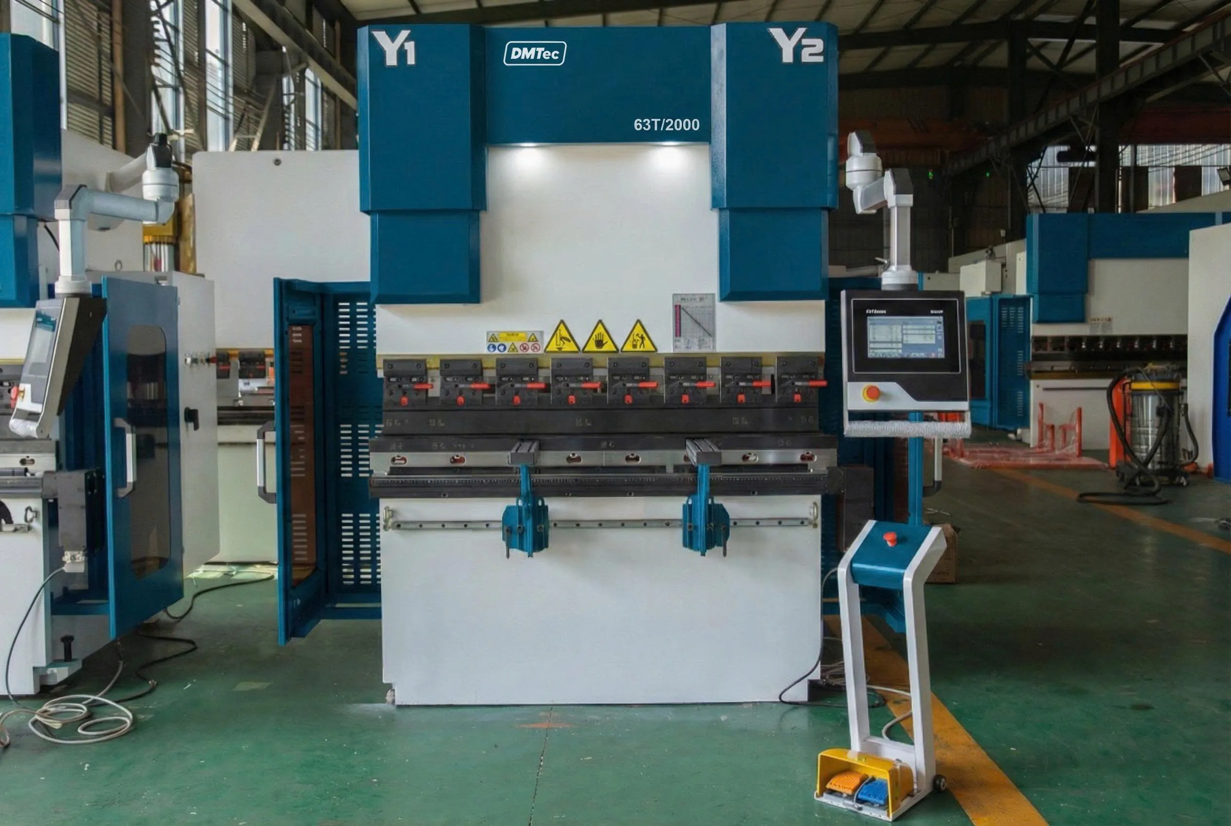 Máy chấn Mini ứng dụng rộng rãi trong ngành gia công tấm Máy chấn Mini ứng dụng rộng rãi trong ngành gia công tấm