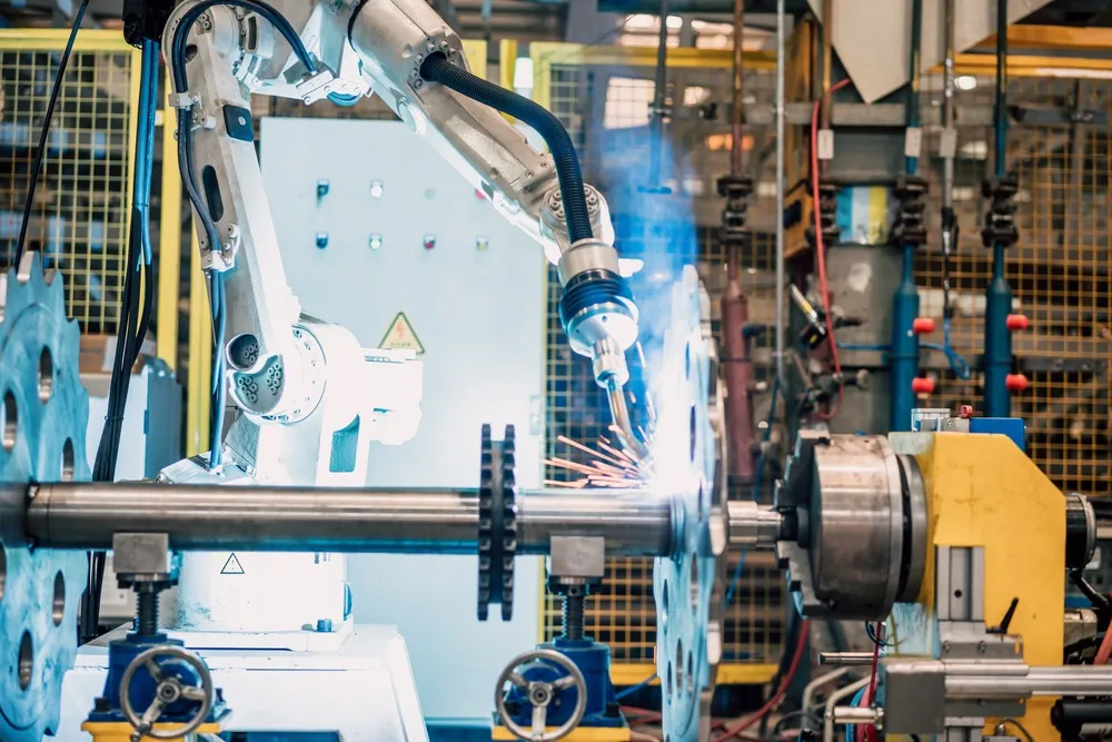 Cần hiệu chỉnh vị trí robot trước khi hàn để đảm bảo độ chính xác Cần hiệu chỉnh vị trí robot trước khi hàn để đảm bảo độ chính xác