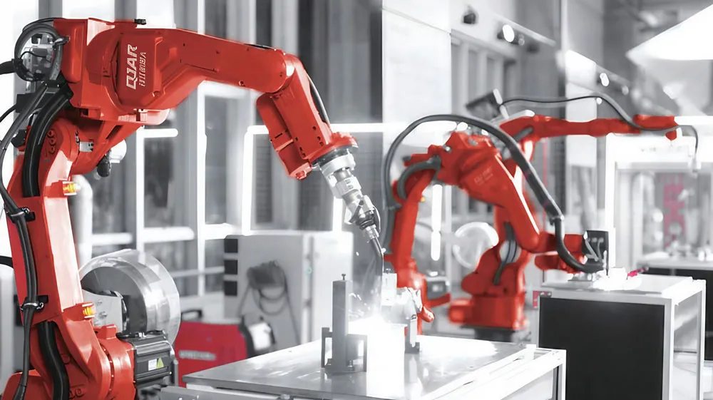 Robot hàn thanh lý được đặt ngay ngắn trong xưởng, bề ngoài còn rất sạch sẽ