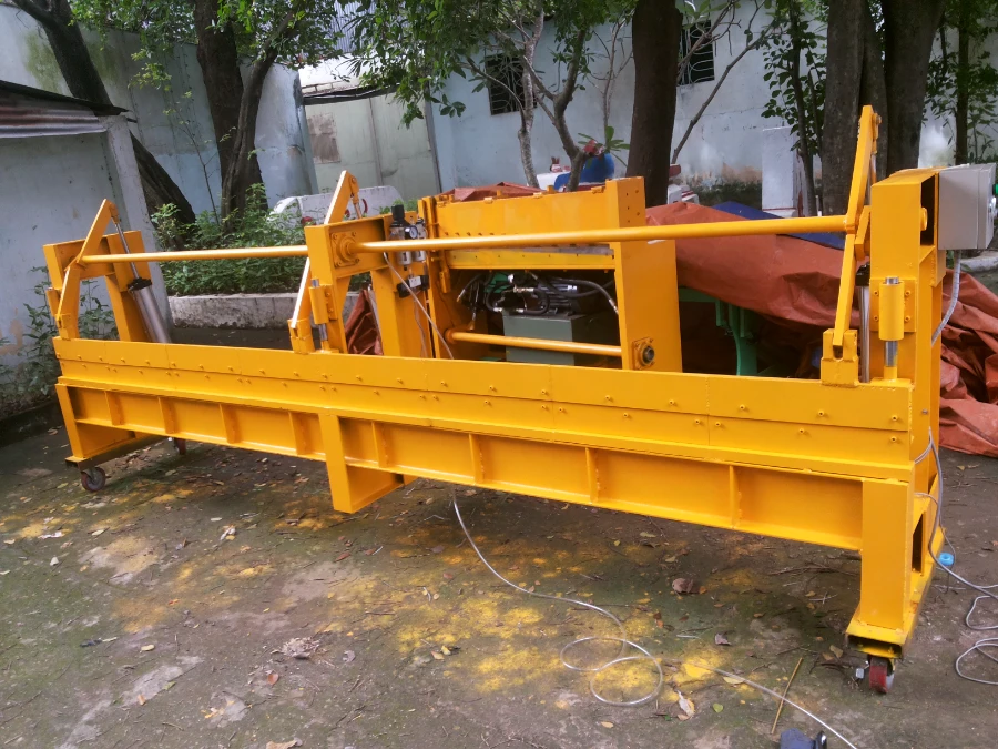 Máy chấn tôn tự chế tại khách hàng