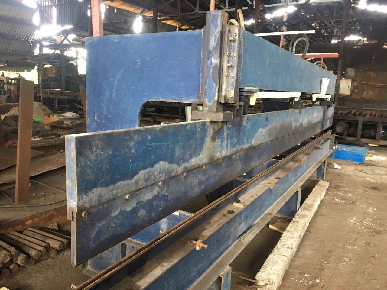 Máy chấn tôn tự chế trên thị trường