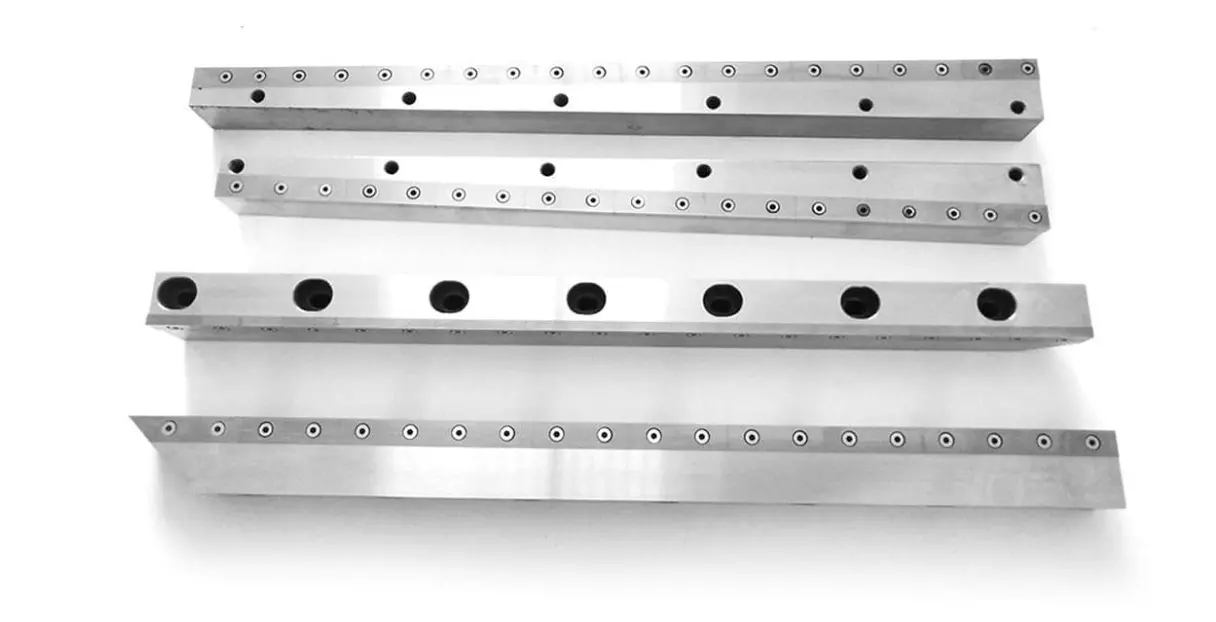 So sánh dao cắt tôn thủy lực