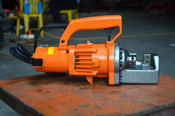 Máy cắt sắt thủy lực DIAMOND - Phục vụ ngành cơ khí hạng nặng, mang tính di động cao 