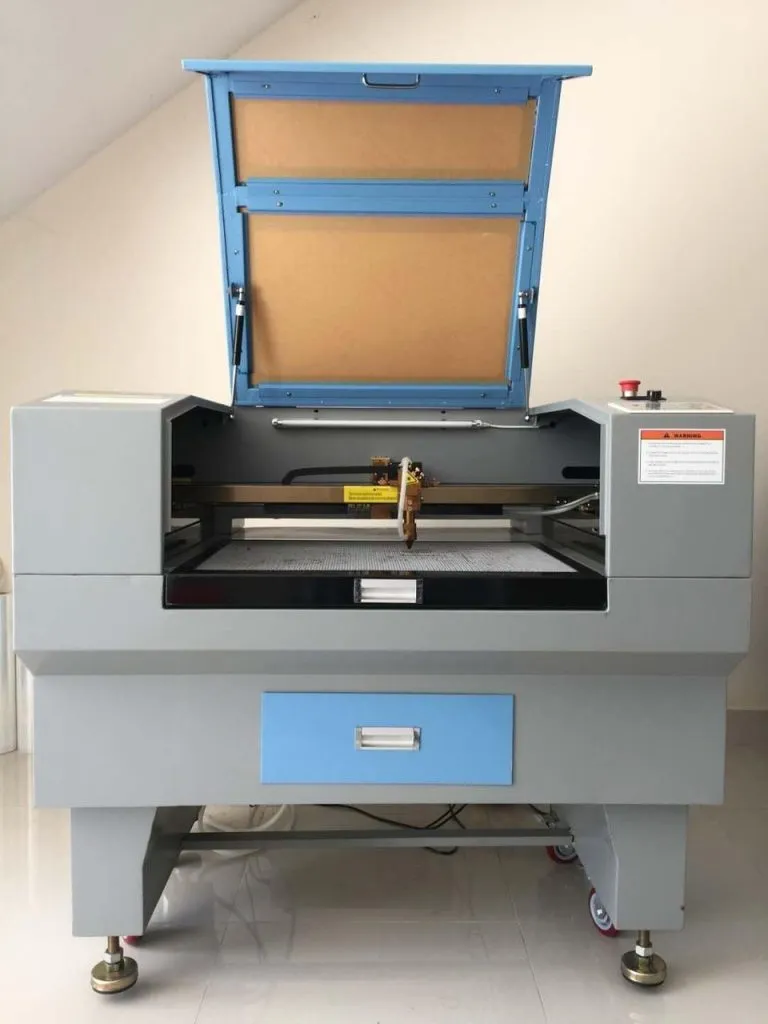 Máy cắt khắc laser CO2 6040 hoạt động ổn định trong thời gian dài