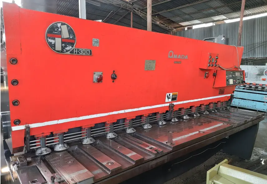 Máy cắt tôn thủy lực cũ