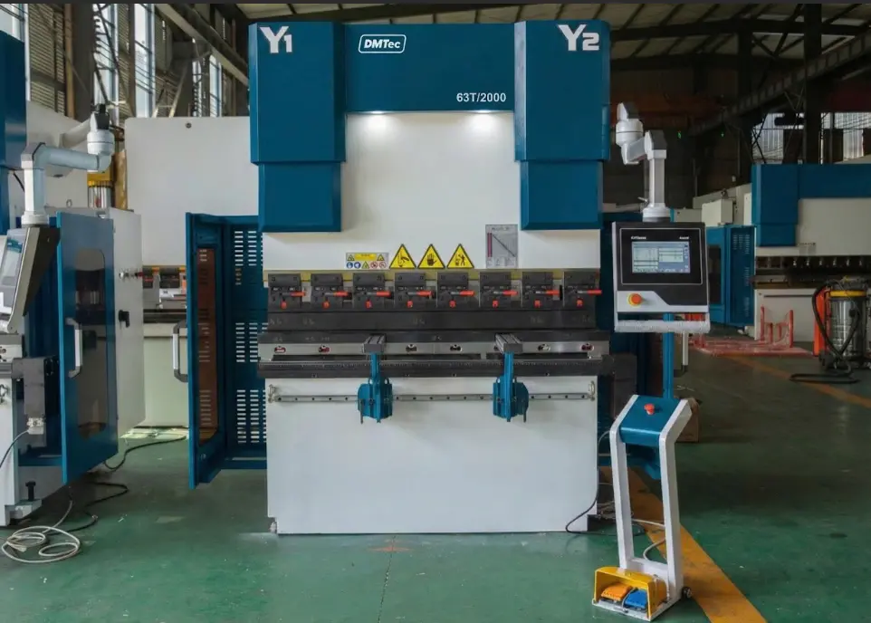 Máy chấn tôn CNC DMTec ứng dụng rộng rãi trong các ngành công nghiệp