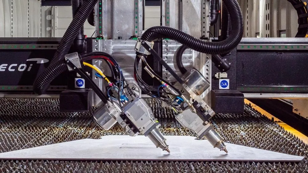 Máy cắt laser 2 đầu giúp giảm nhân công và thời gian gia công Máy cắt laser 2 đầu giúp giảm nhân công và thời gian gia công