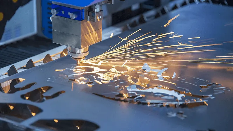 Máy cắt laser cầm tay fiber – Ít bavia, ít xỉ, giảm làm sạch tại công trình