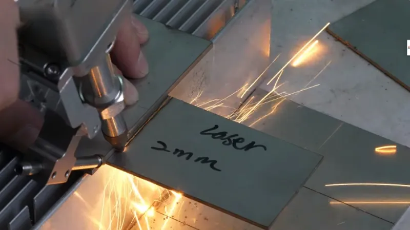 Máy cắt laser cầm tay – Mở rộng vùng cắt không cần di chuyển phôi