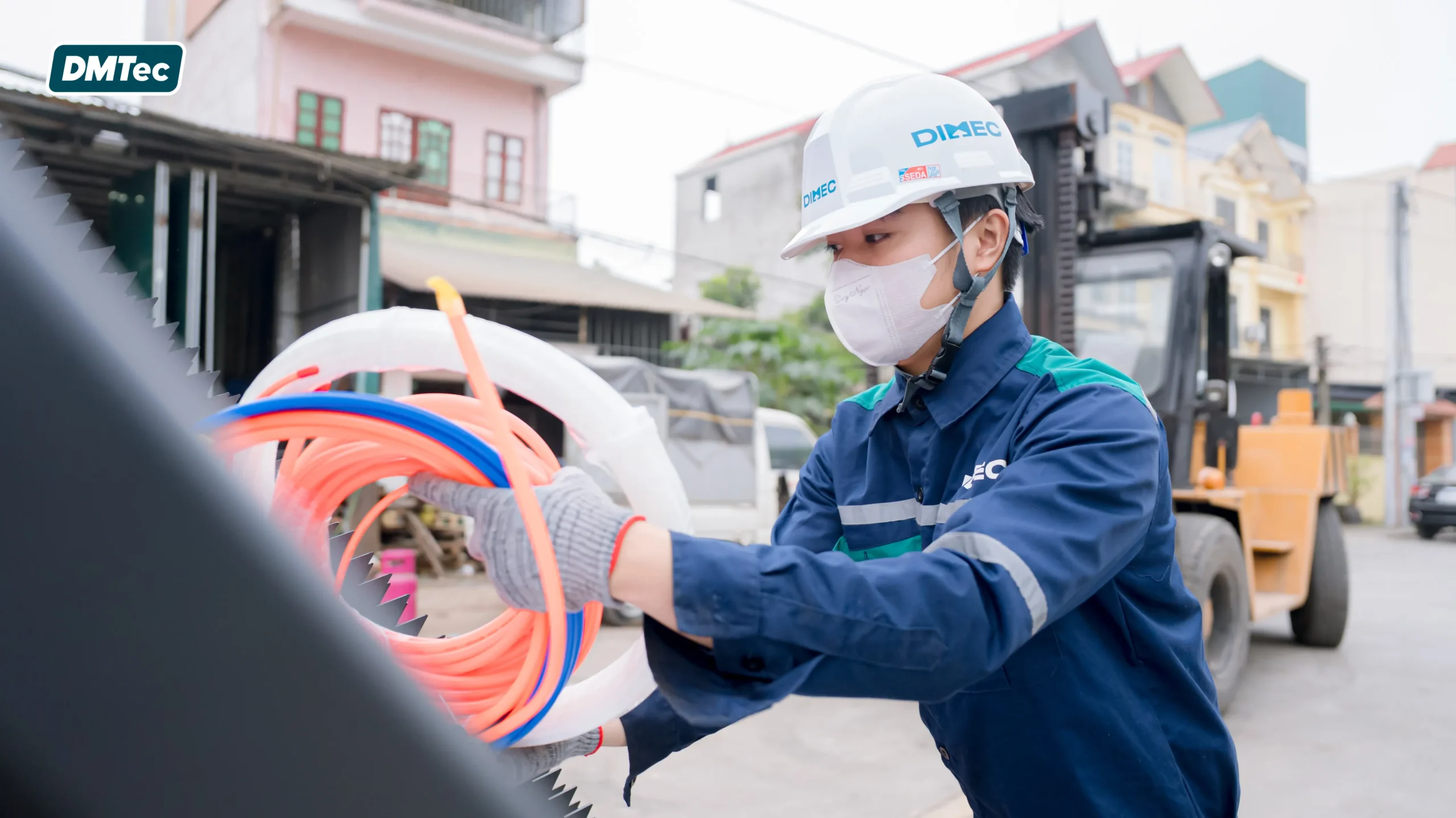 DMTec tập trung máy laser cắt vải – Chuẩn hóa đầu vào cho chuyền may