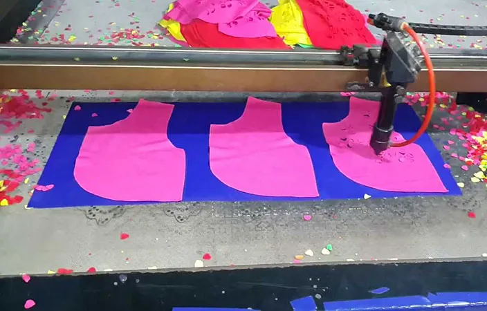 Không rung kéo sợi, không khuôn cứng – Lợi thế lõi của máy cắt laser cắt vải