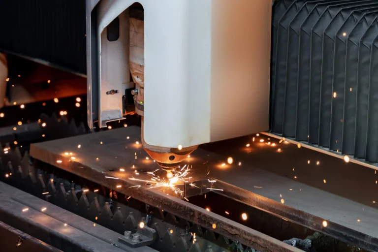 Máy Cắt Laser Fiber 30kW là gì? Giá máy & kinh nghiệm đầu tư hiệu quả