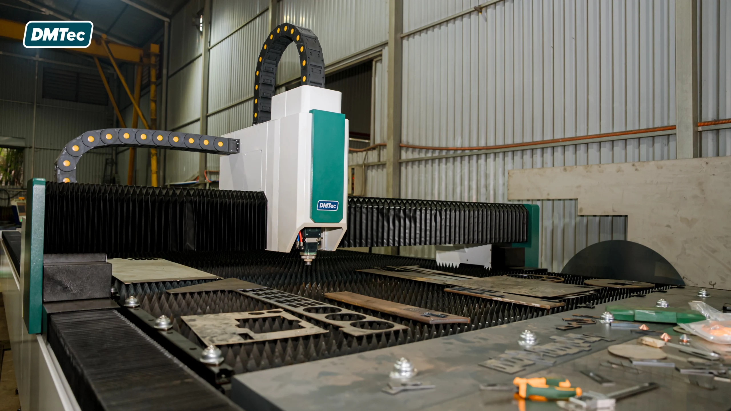 Khi nào nên đầu tư máy cắt laser sợi quang