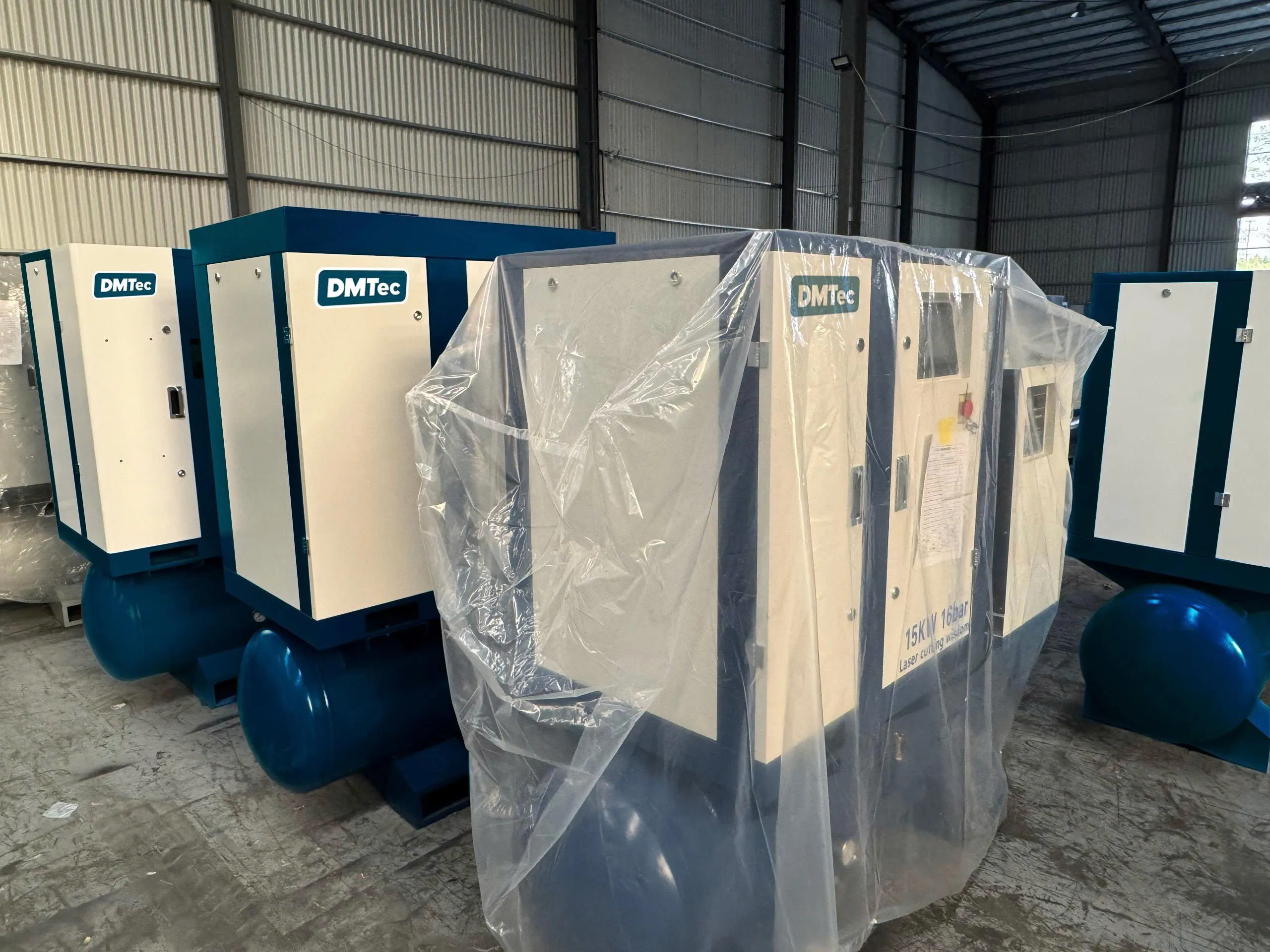 Chiller và hệ khí – Điều kiện để máy cắt laser sợi quang chạy bền ca dài