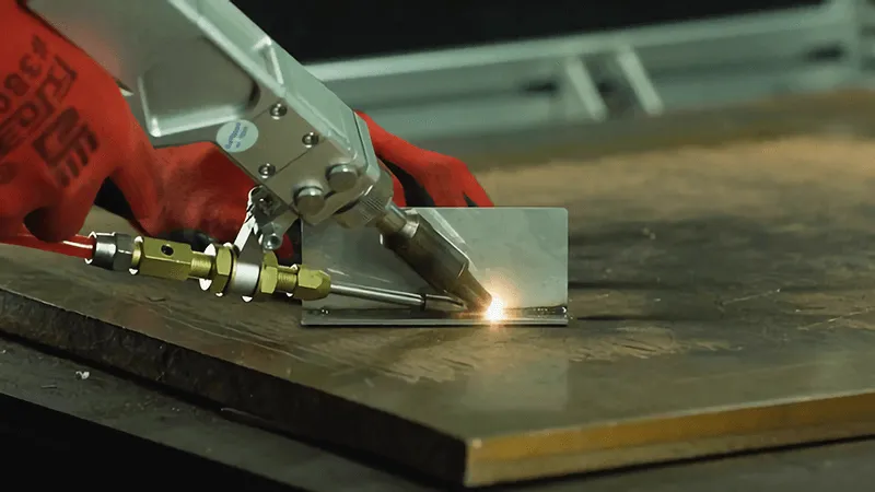 Ứng dụng máy hàn cắt laser fiber – Gia công inox mỏng, mối hàn mịn, mép cắt sáng