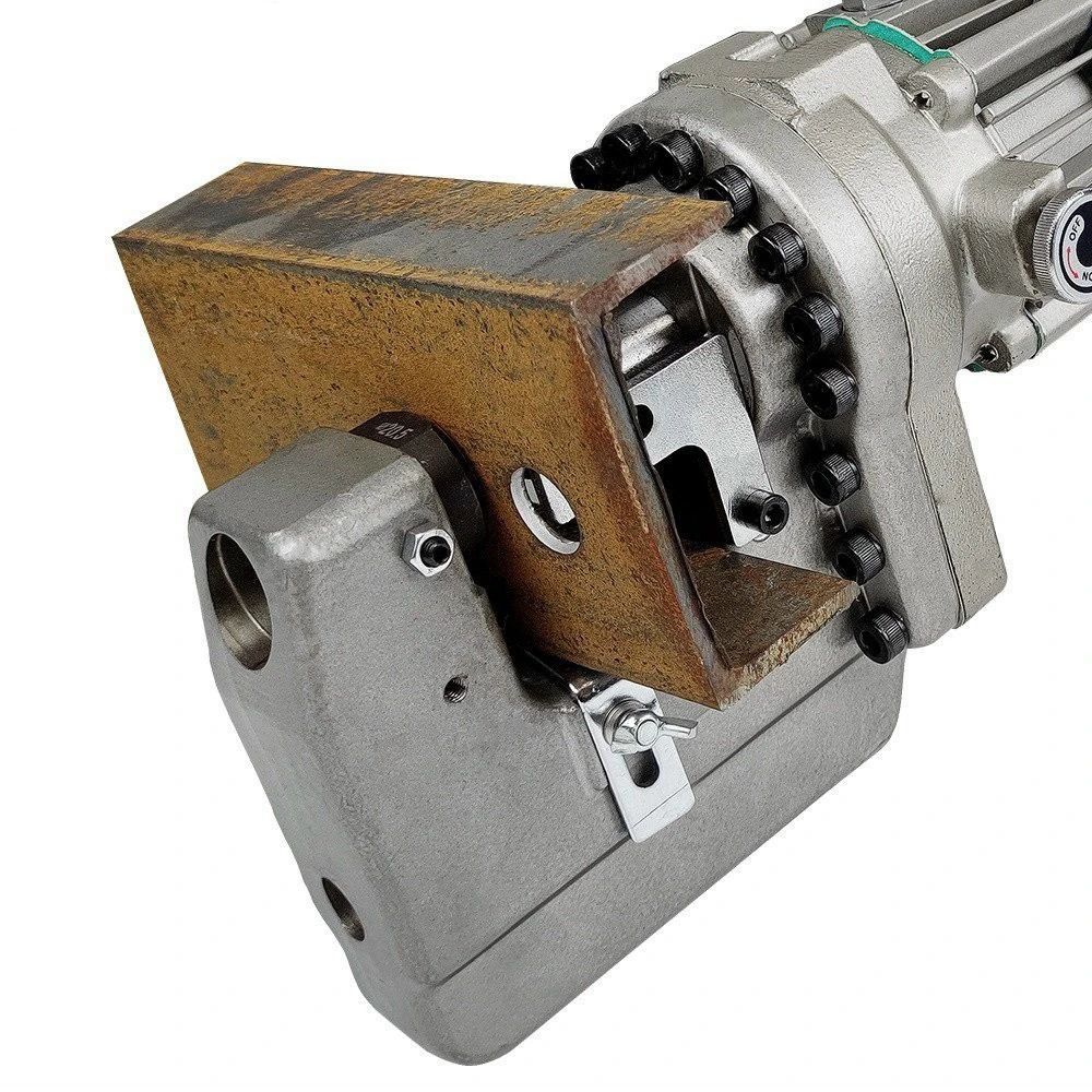 Máy đột lỗ thủy lực cầm tay đột lỗ trên sản phẩm U